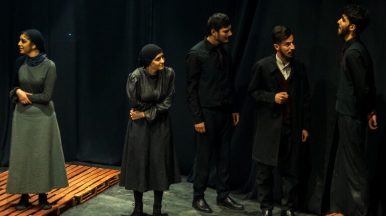 آرین آزاد