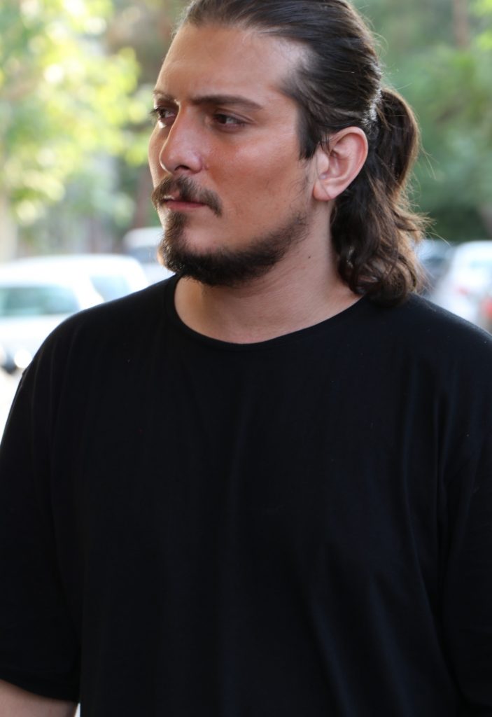 فرهاد کاوه