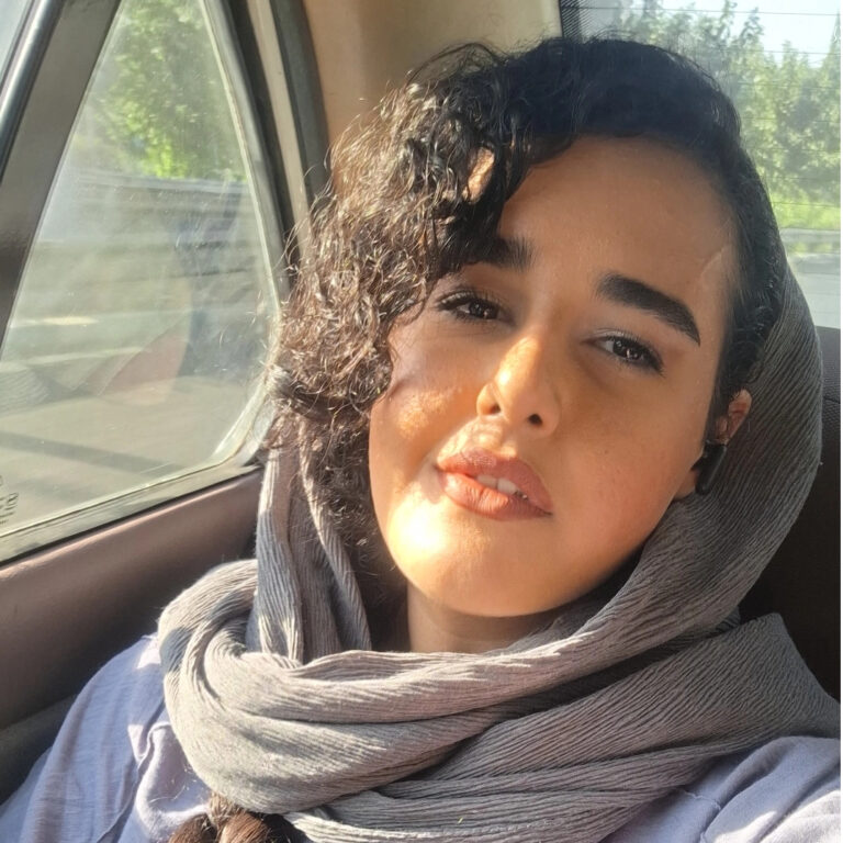 مهسا احمدی